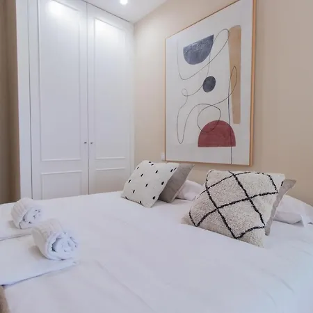 Almada 1.3 By Lovelystay