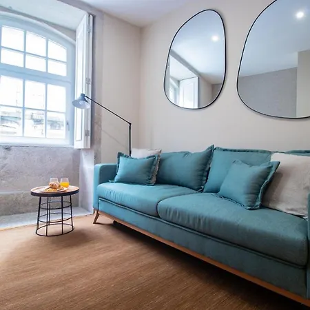Apartment Almada 1.3 By Lovelystay